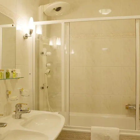 Bristol Palace 4*