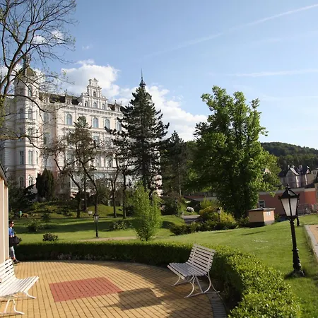 ホテル Bristol Palace 4*