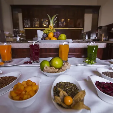 ホテル Bristol Palace 4*